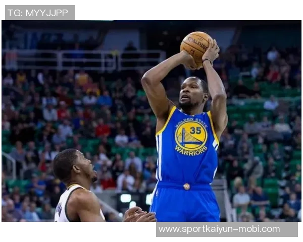 杜兰特称赞小贾巴里每次盖帽都是球队的关键时刻展现出色防守能力 杜兰特称赞小贾巴里每次盖帽都是球队的关键时刻展现出色防守能力