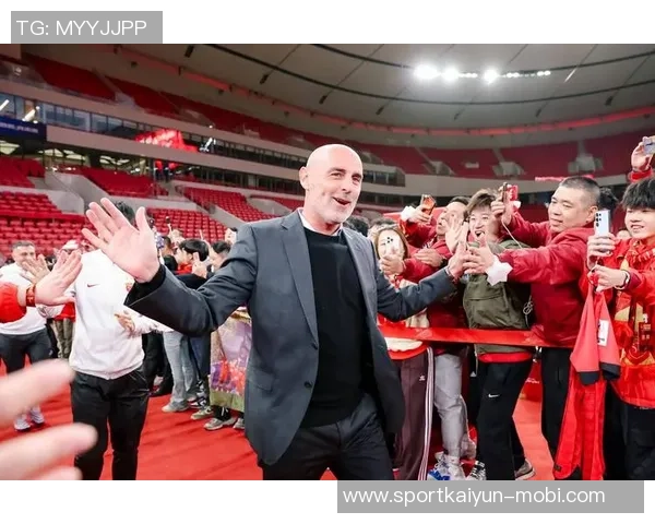 穆斯卡特称赞林加德表现出色并强调海港未来发展需深入讨论